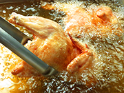 小樽名物「若鶏半身揚げ」と「ザンギ」なるとキッチンイメージ